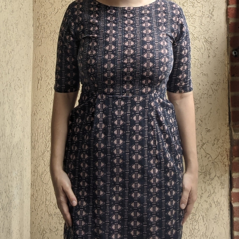 brown and black geometric sheath dress